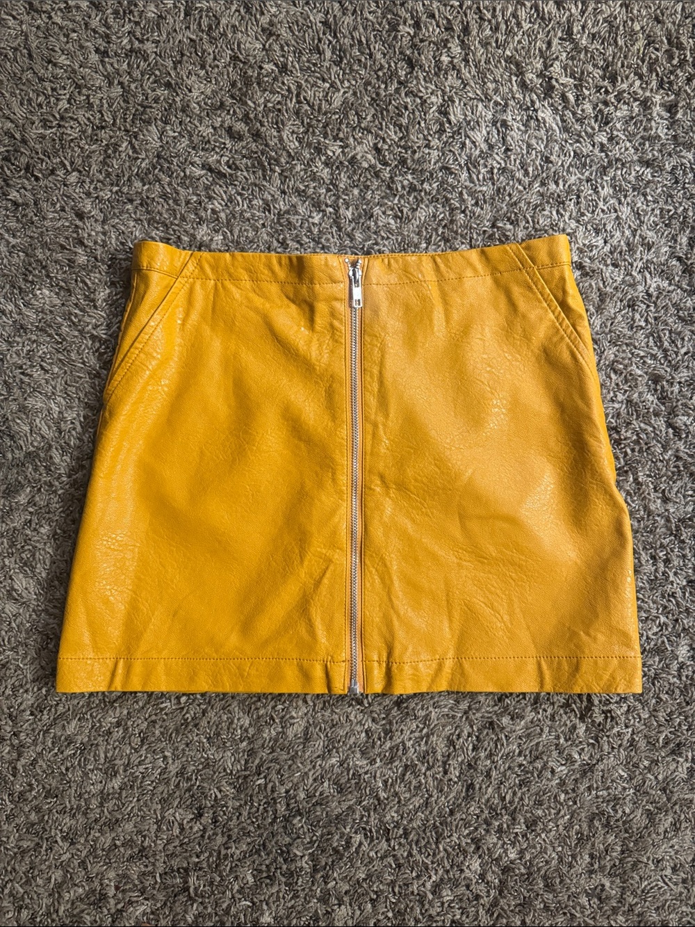 Leather skirt - Picture 2 of 4